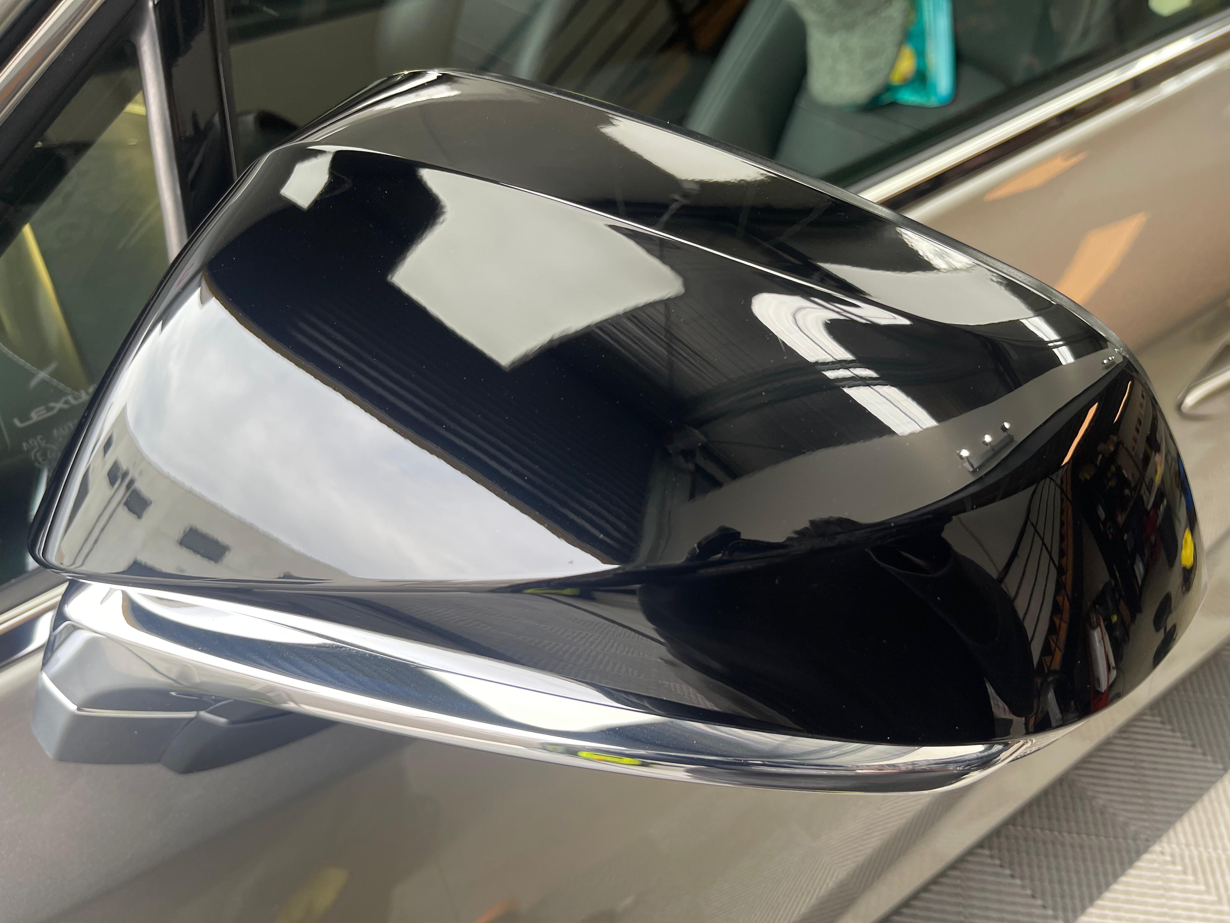 After detailing - side mirror with perfect reflection